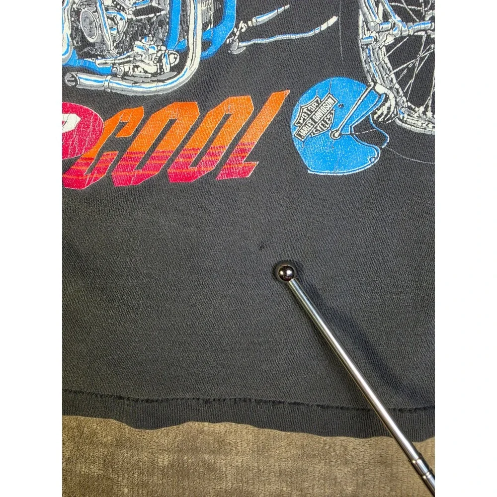 Vintage 1993 Harley Davidson Looney Tunes Bugs Bunny Taz Thrashed T-Shirt XL